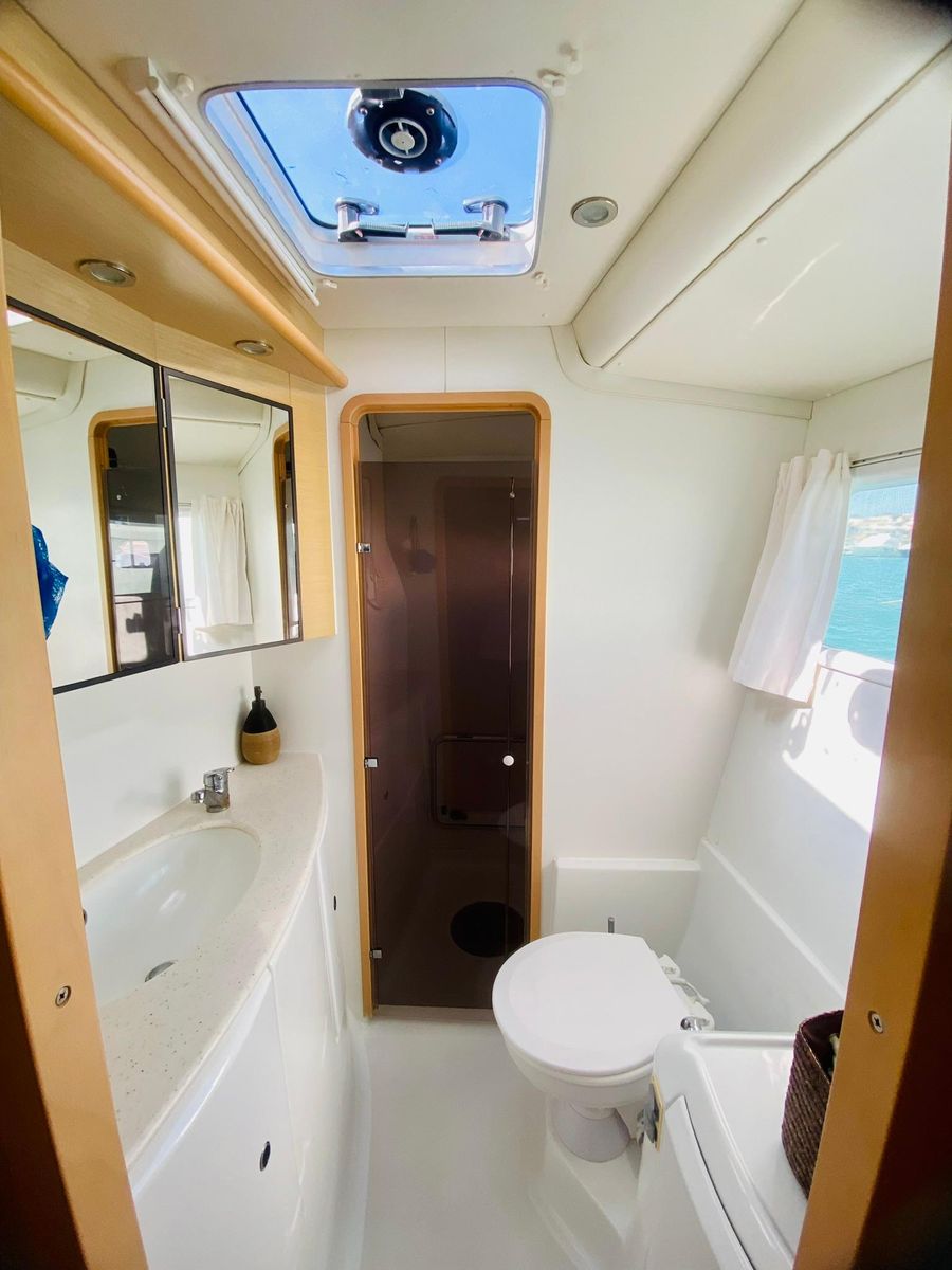 2010 Lagoon 44 