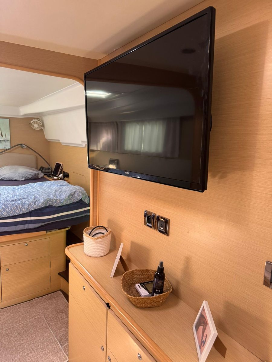 2010 Lagoon 44 