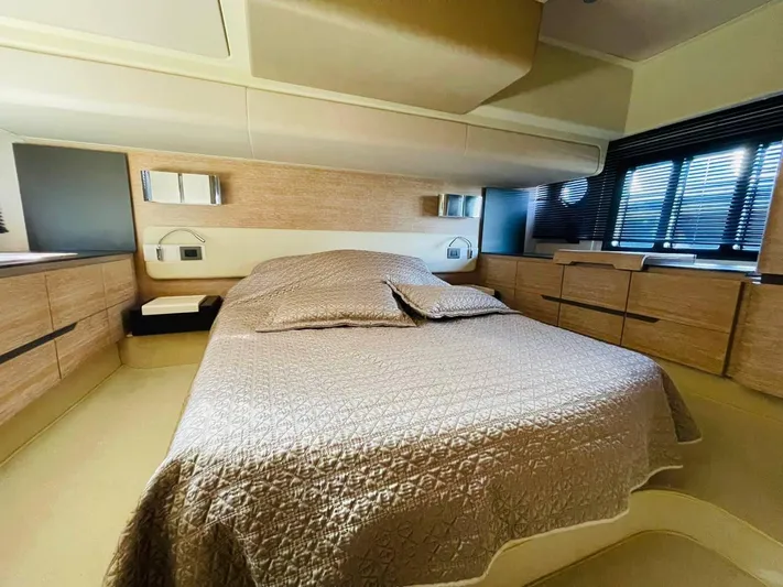 Vika Yacht Photos Pics Luxurious bedroom interior of 2016 Azimut Fly 50 yacht with modern design.