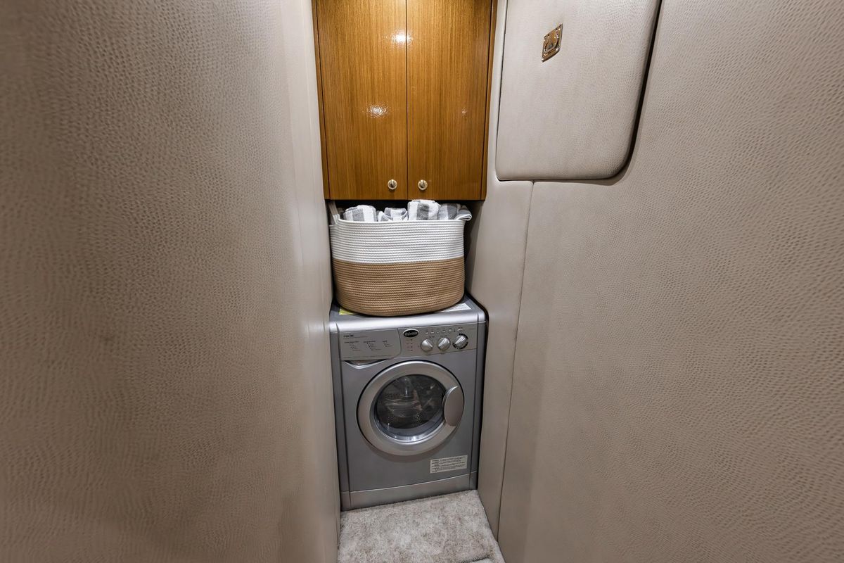 2001 Viking 65 
