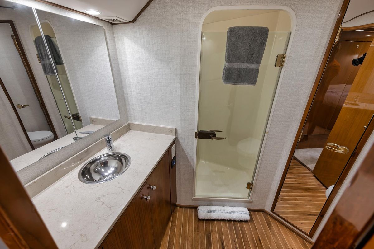 2001 Viking 65 