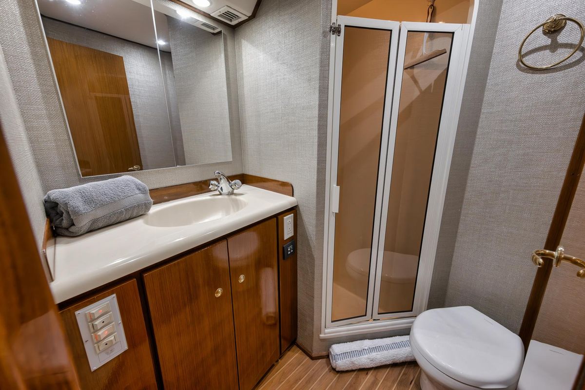 2001 Viking 65 