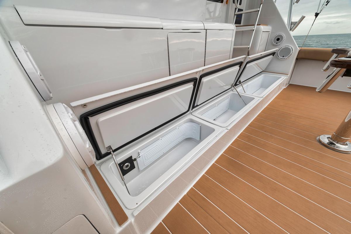 2001 Viking 65 