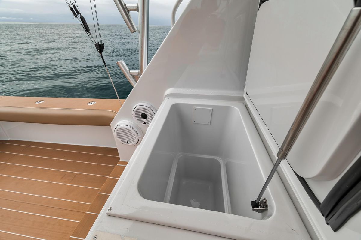 2001 Viking 65 