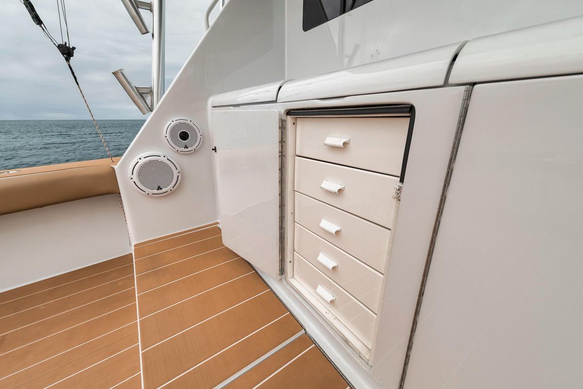 2001 Viking 65 