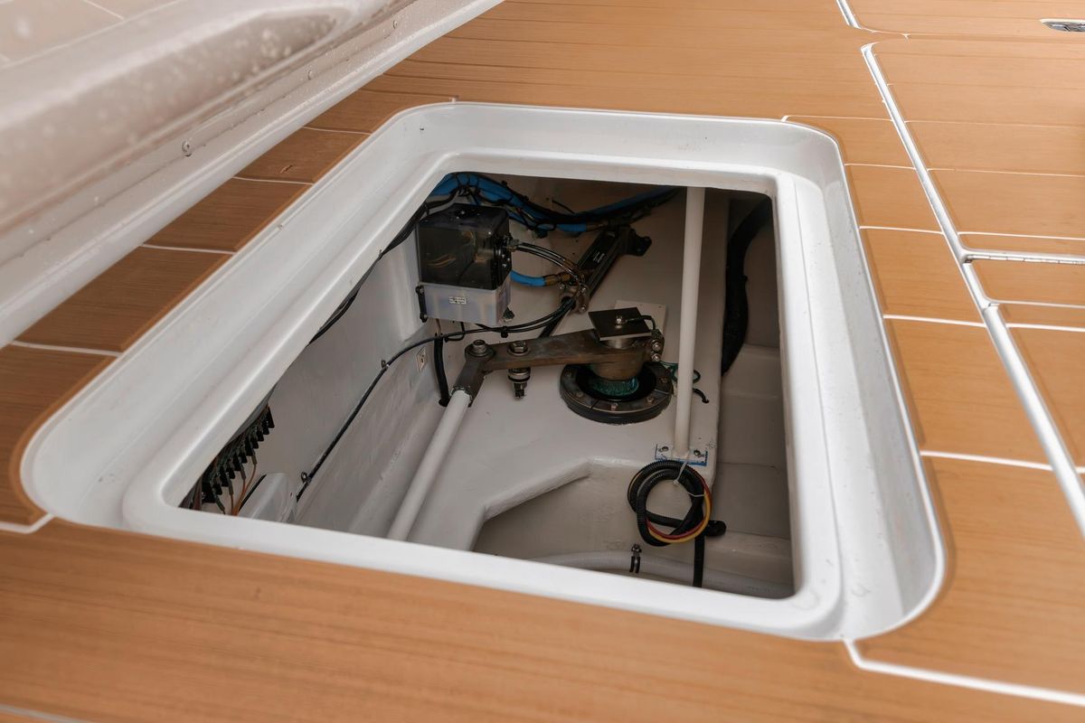 2001 Viking 65 