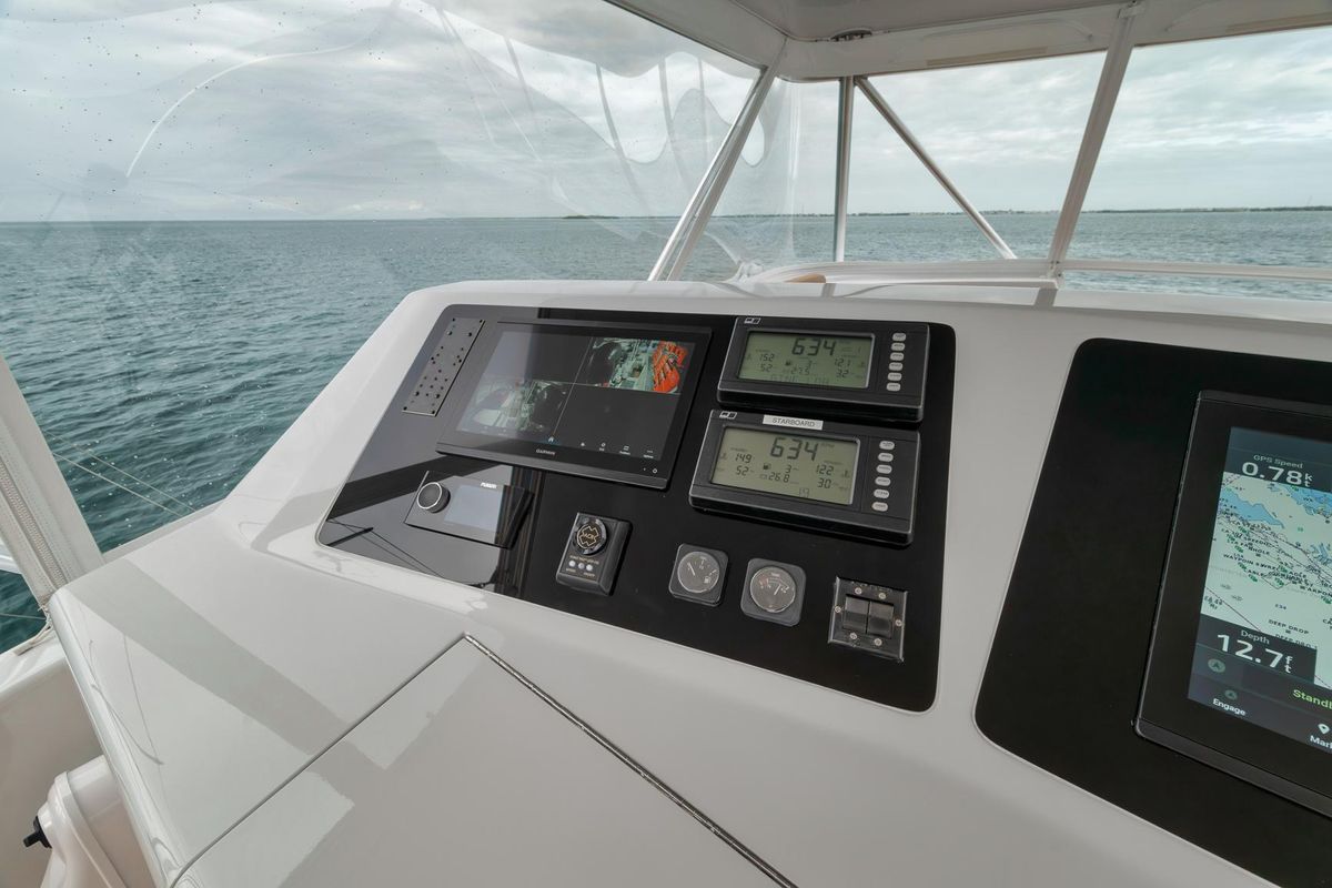 2001 Viking 65 