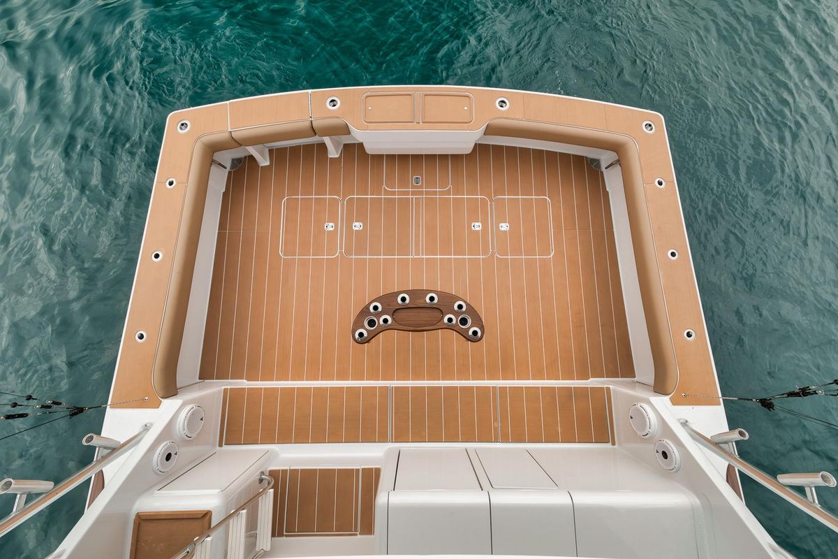 2001 Viking 65 