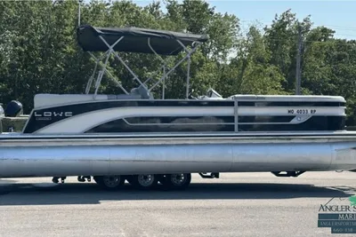 Lowe SS270 EXT Walk Thru