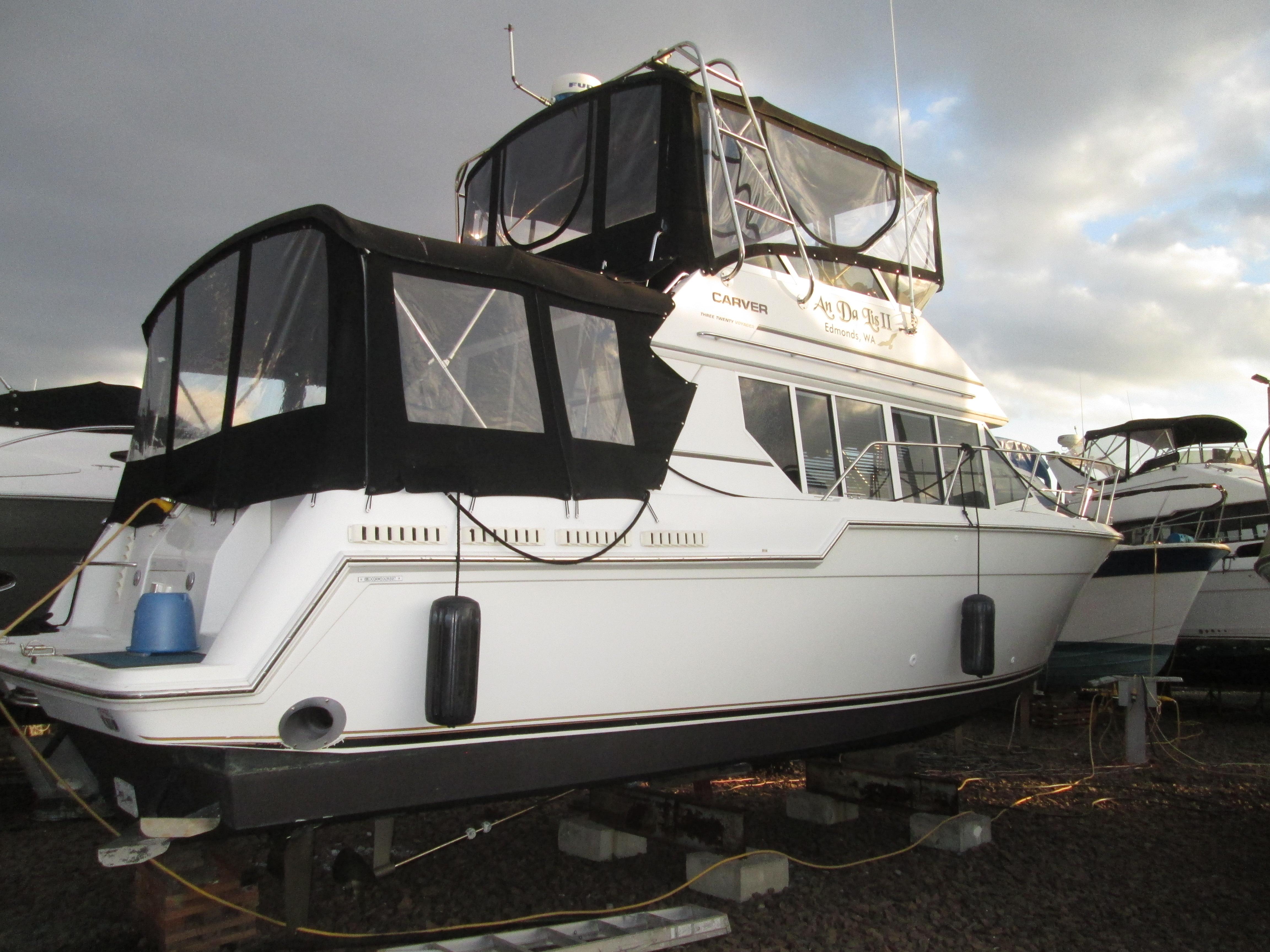 1997 Carver 320 Voyager Flybridge in vendita YachtWorld