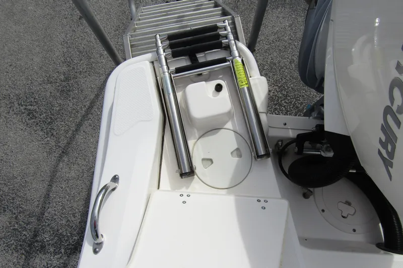  Yacht Photos Pics 2023 Boston Whaler 280 Dauntless boat ladder and engine detail.
