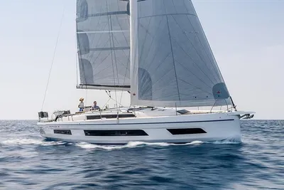 2025 Dufour 44