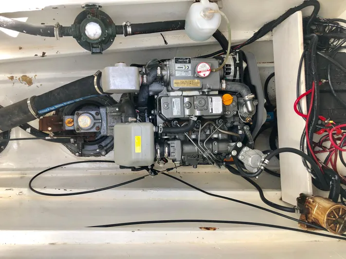 Kool Change Yacht Photos Pics Engine compartment of a 1984 Custom Spronk Day Charter Cat 50 pax.