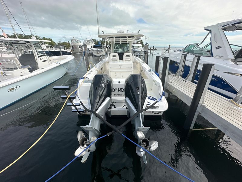 2014 Boston Whaler 320 Outrage