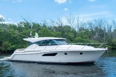 Tiara Yachts C44 Coupe
