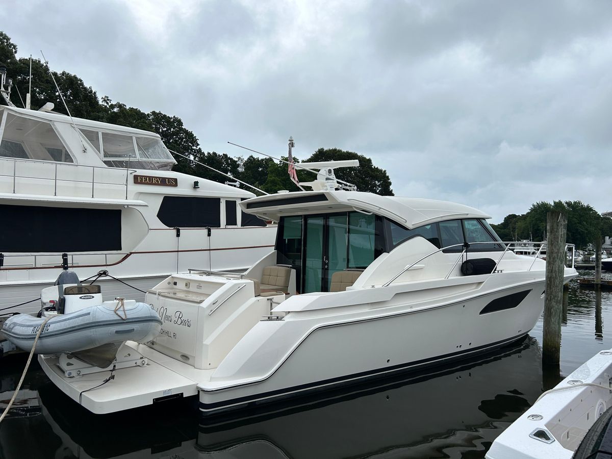 2015 Tiara Yachts 44 