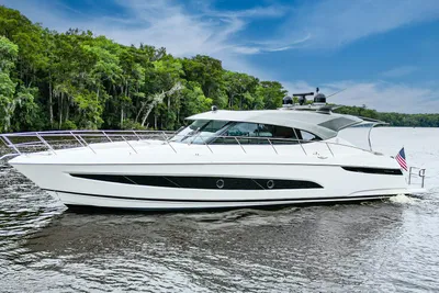 Riviera 5400 Sport Yacht Platinum Edition