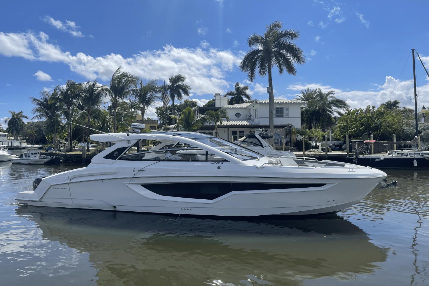 2021 Cruisers Yachts 42 GLS Outboard | 42ft