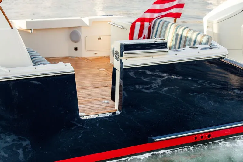 Cavu 4 Yacht Photos Pics 