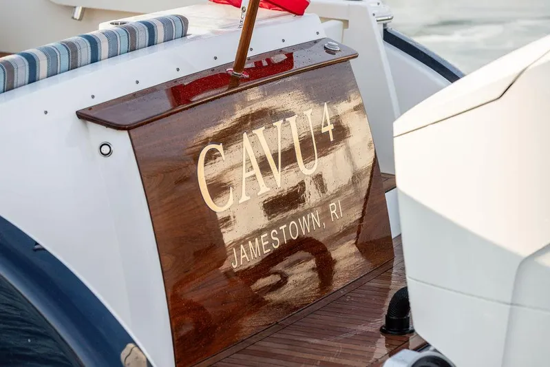 Cavu 4 Yacht Photos Pics 