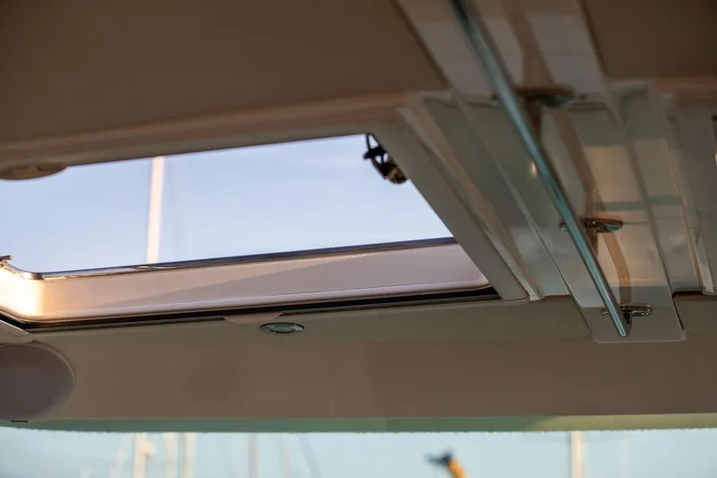 Cavu 4 Yacht Photos Pics 