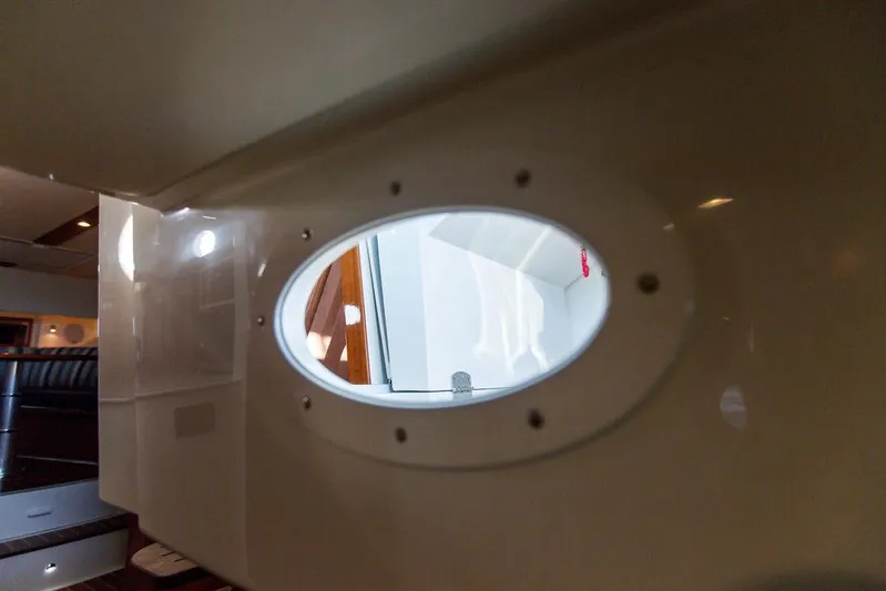 Cavu 4 Yacht Photos Pics 