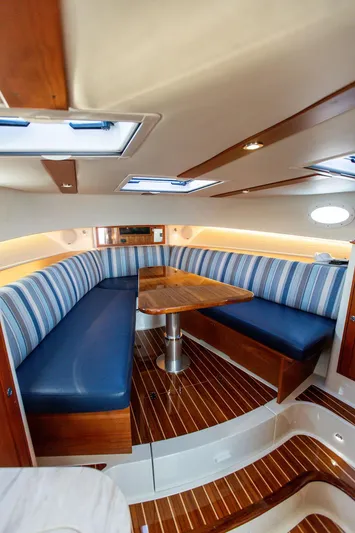 Cavu 4 Yacht Photos Pics 