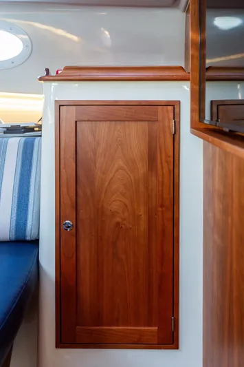 Cavu 4 Yacht Photos Pics 