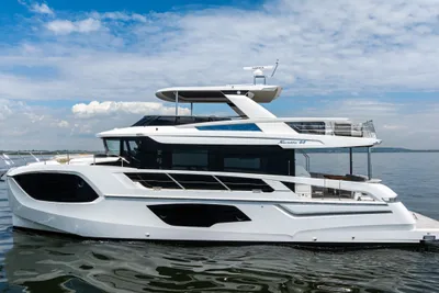 2025 Absolute Navetta 64
