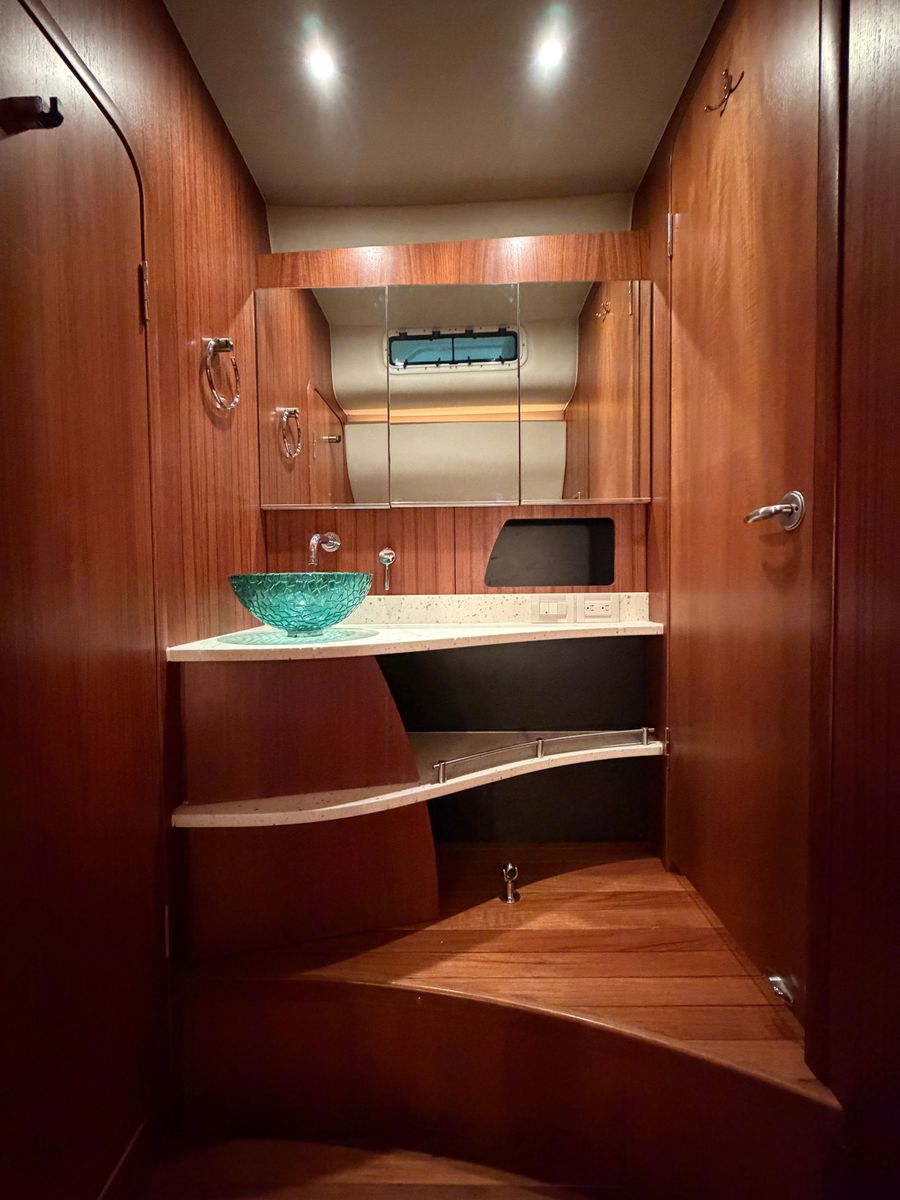 2006 Tiara Yachts 43 