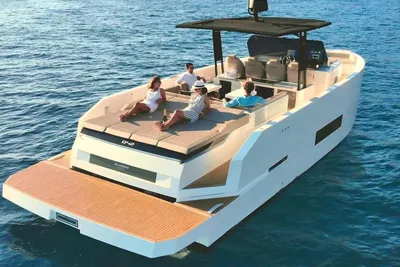 De Antonio Yachts 42