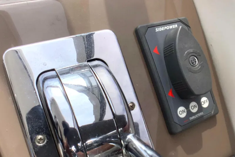 Perseides Yacht Photos Pics 2005 Regal Commodore 3860 boat controls with Sidepower thruster panel.