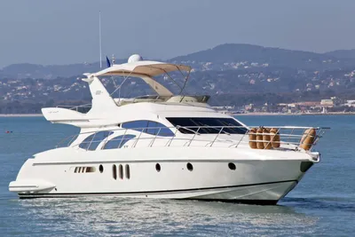 Azimut 62