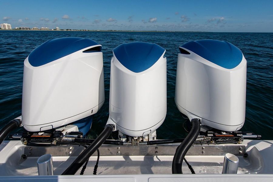 2013 Bahama 41 Open