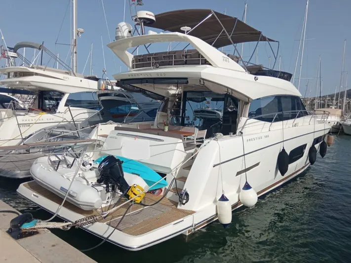 Twelve Yacht Photos Pics 