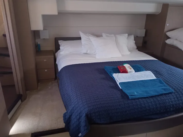 Twelve Yacht Photos Pics 