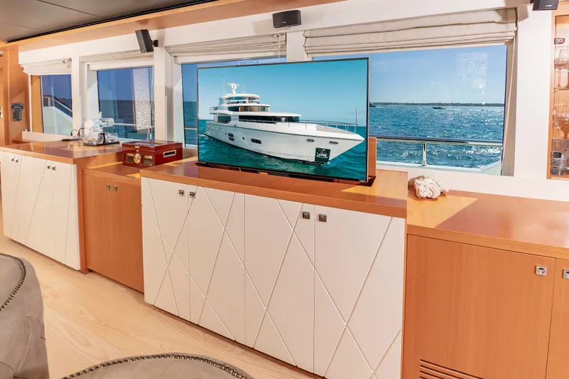 Fitfo Yacht Photos Pics 