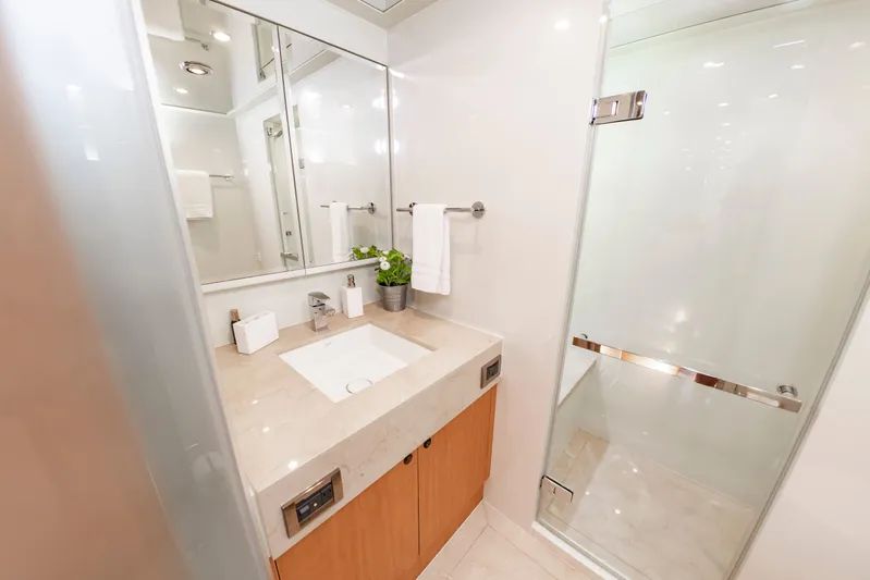 Fitfo Yacht Photos Pics 