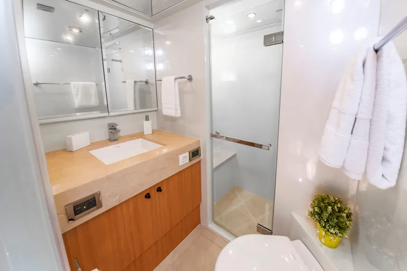 Fitfo Yacht Photos Pics 