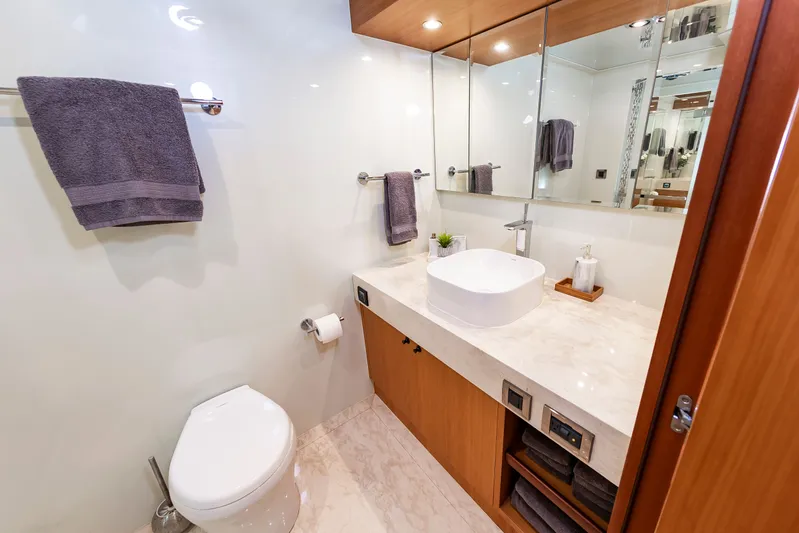 Fitfo Yacht Photos Pics 