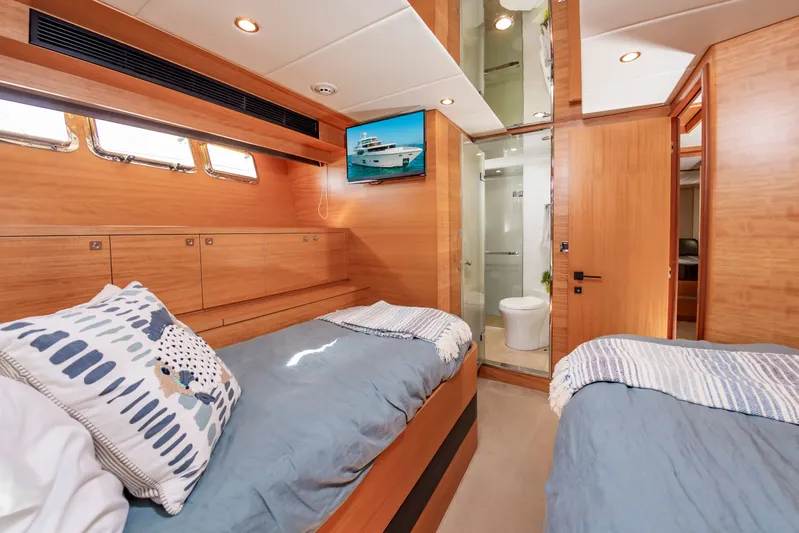 Fitfo Yacht Photos Pics 