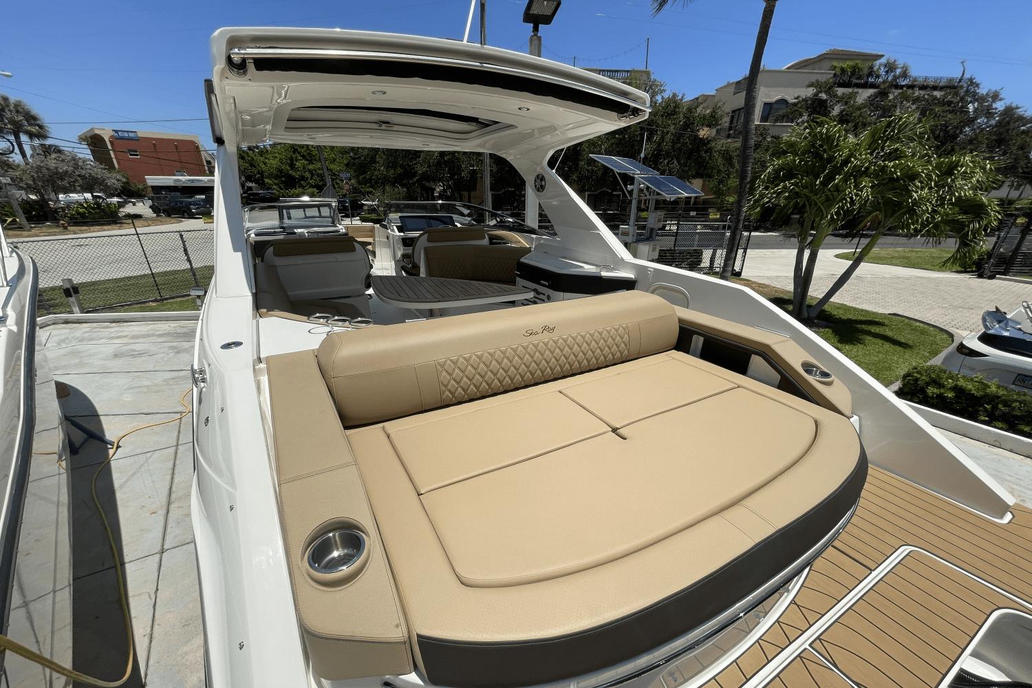 2024 Sea Ray 310 SLX Outboard Runabout for sale - YachtWorld