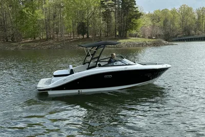 Sea Ray SPX 210