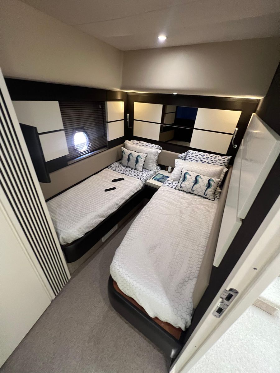 2016 Azimut 55 