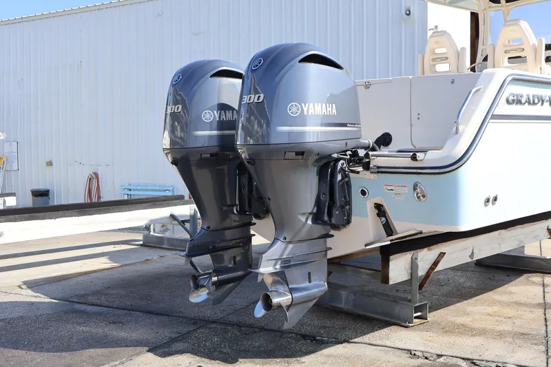  Yacht Photos Pics 2017 Grady-White Canyon 306 boat with dual Yamaha 300 engines on display.