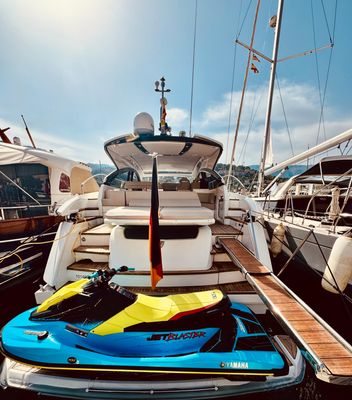 Yacht