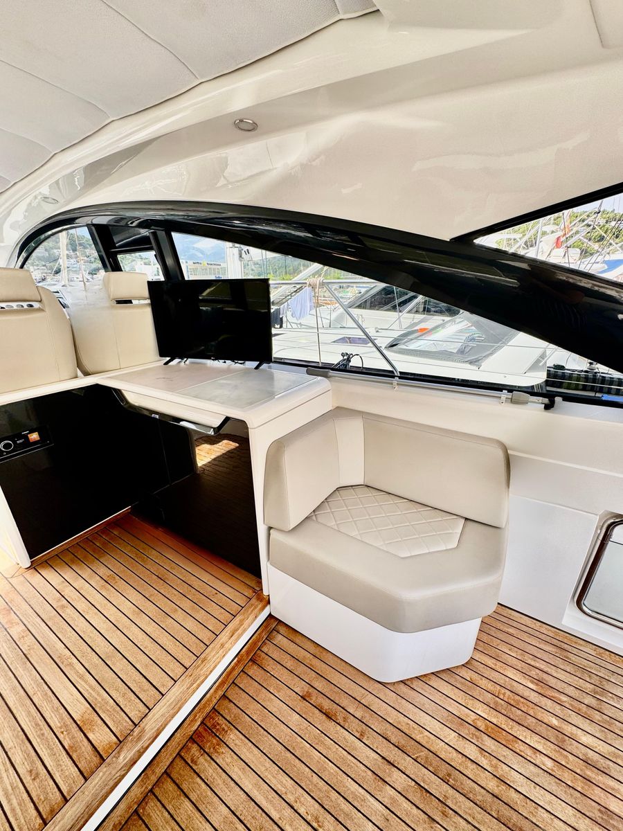 2020 Fairline 43 