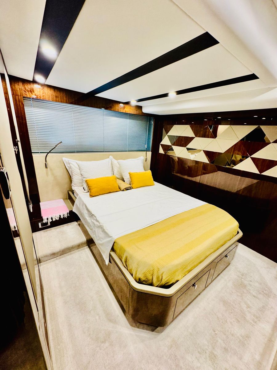2020 Fairline 43 