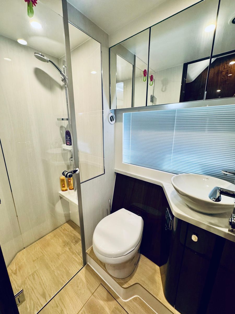 2020 Fairline 43 