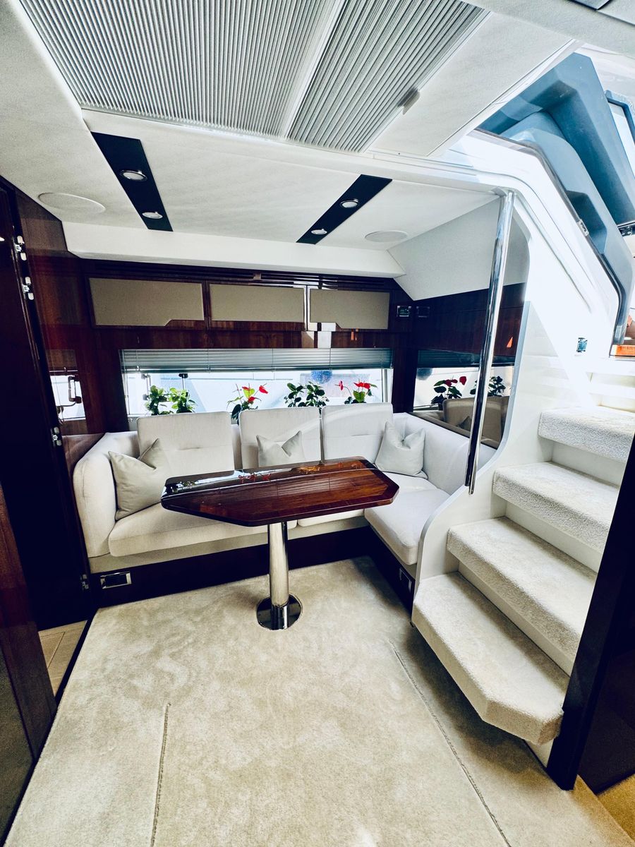 2020 Fairline 43 